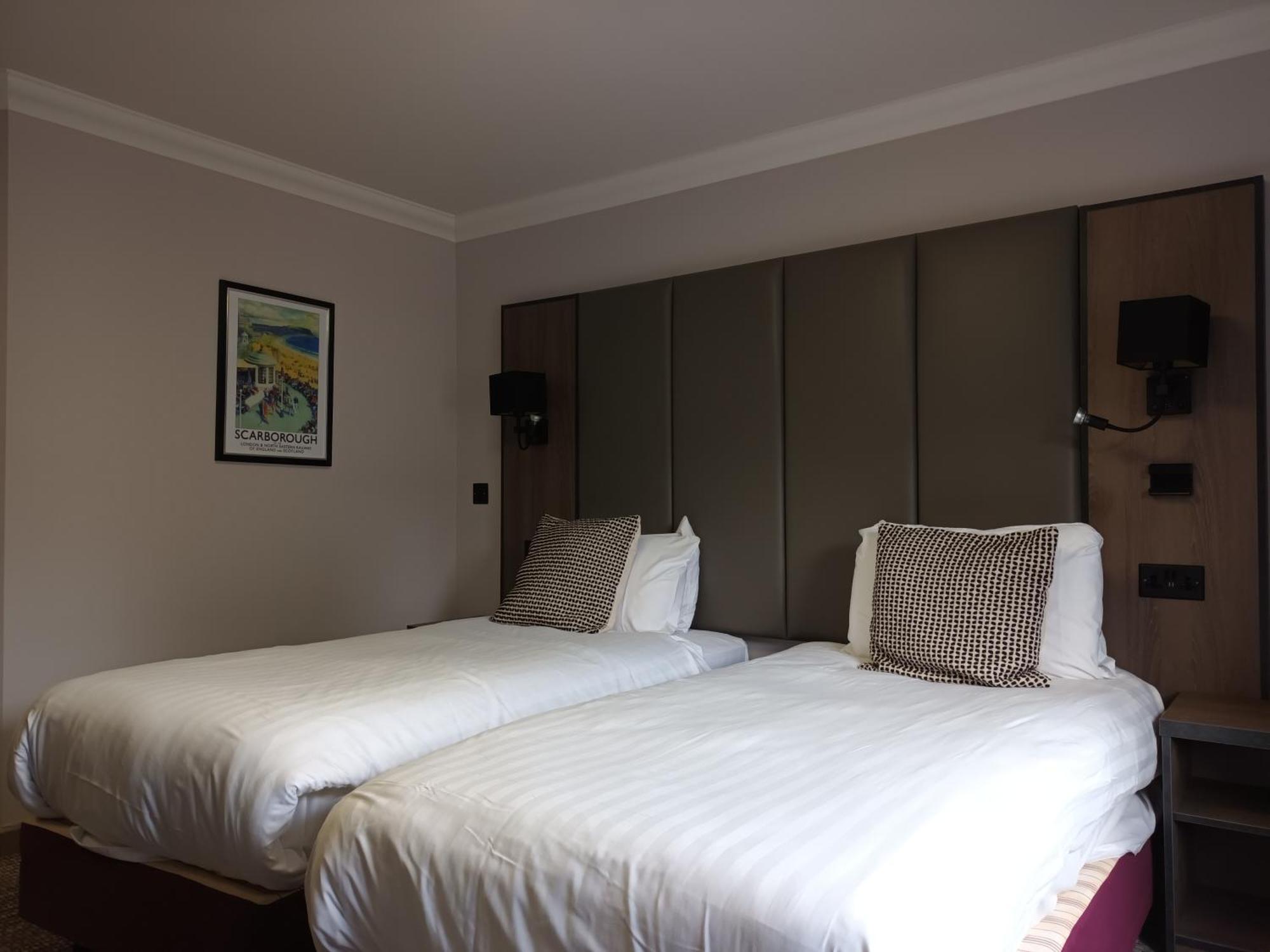 Corn Mill Lodge Hotel Leeds  Eksteriør billede